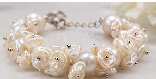 Freshwater pearl and keshi bracelet angled detail